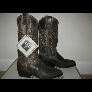 Frye Boots Womans Size 8.5 Like new condition